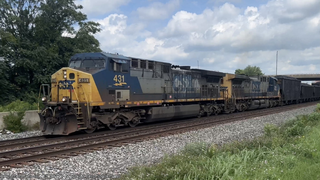 CSX 431 leads B157.